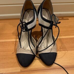 Pour La Victoir Mary Jane Heels